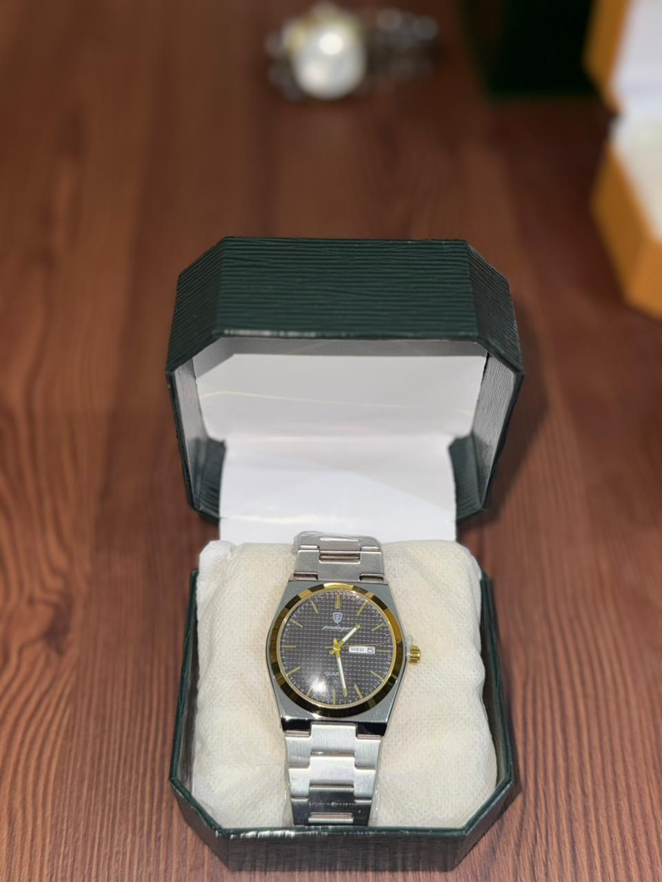 Elegant Two-Tone Stainless Steel Quartz Wristwatch